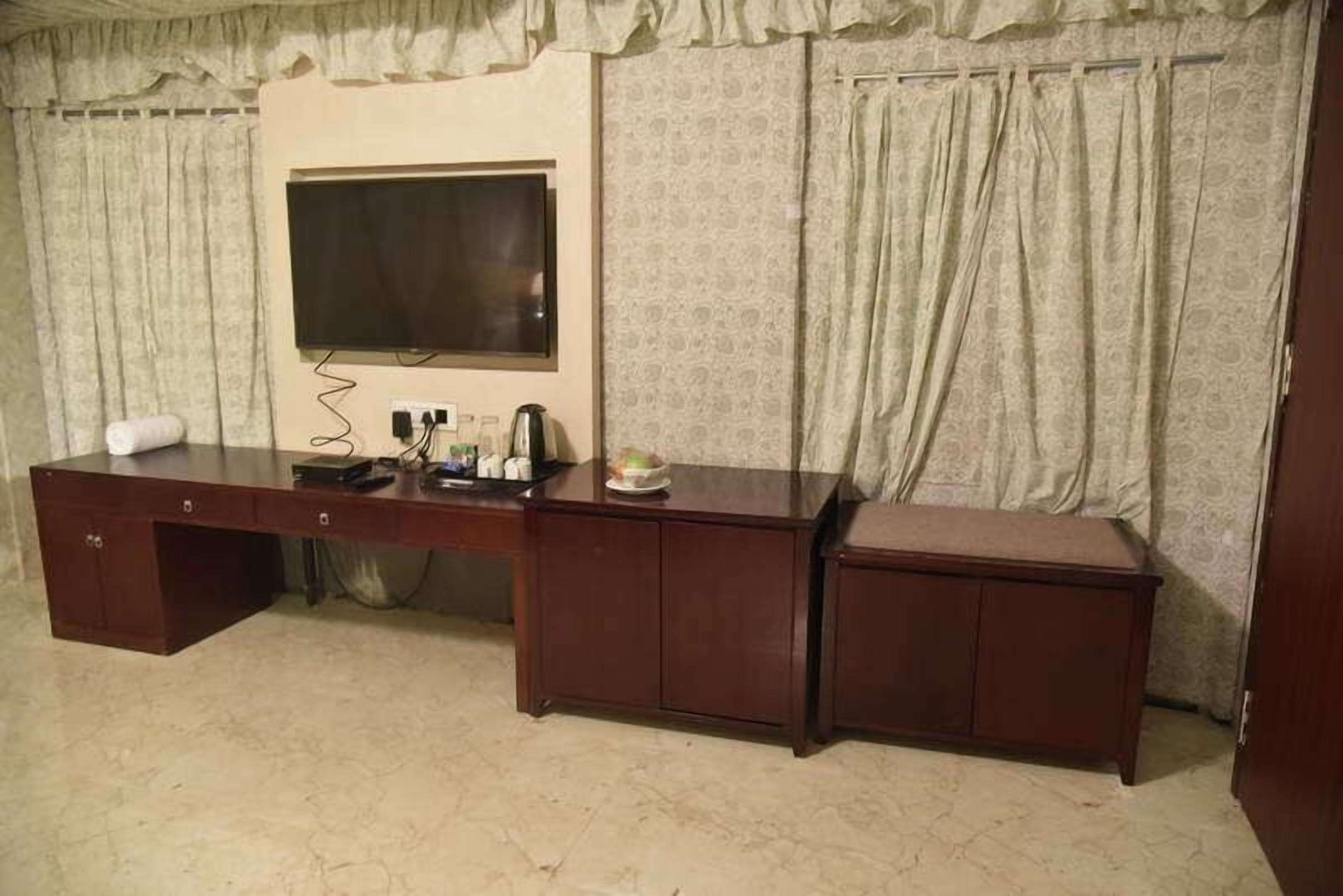 Pride Hotel & Convention Centre Indore