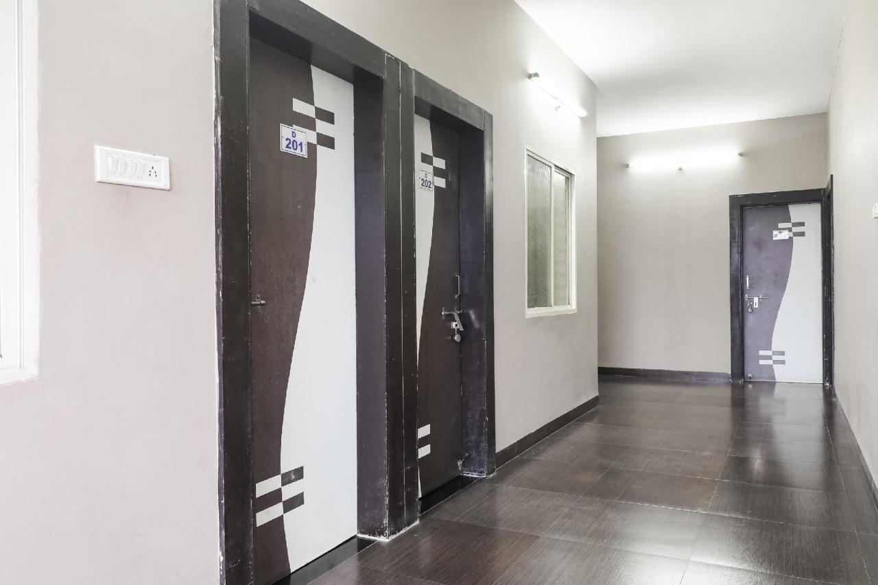 Shri Madan Mahal by OYO Rooms