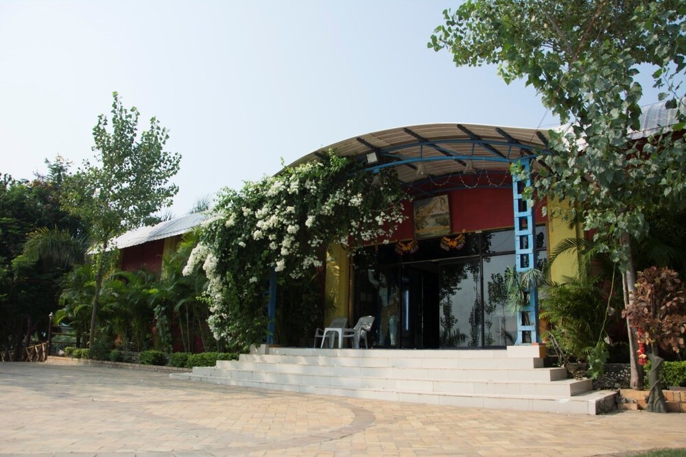 Vrindavan Gopala Resort