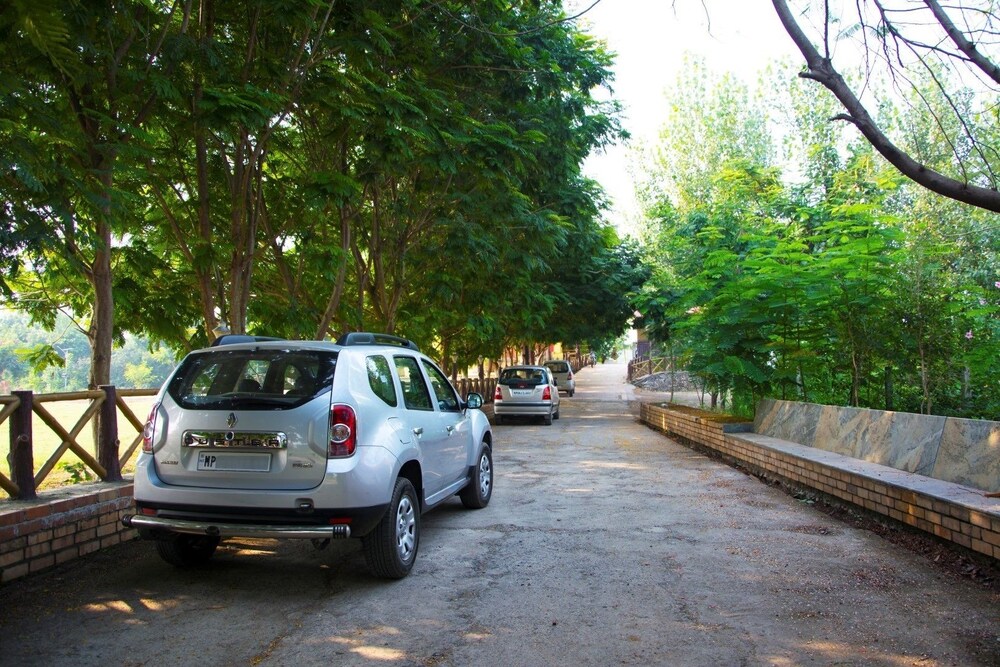 Vrindavan Gopala Resort