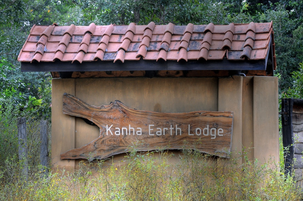 Kanha Earth Lodge