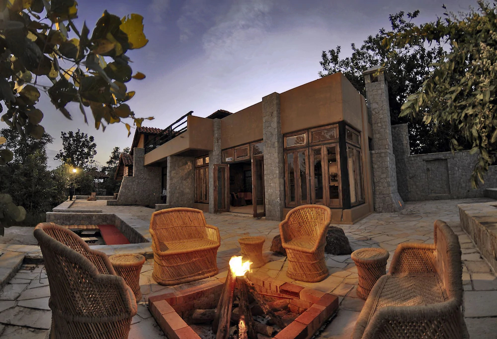 Kanha Earth Lodge