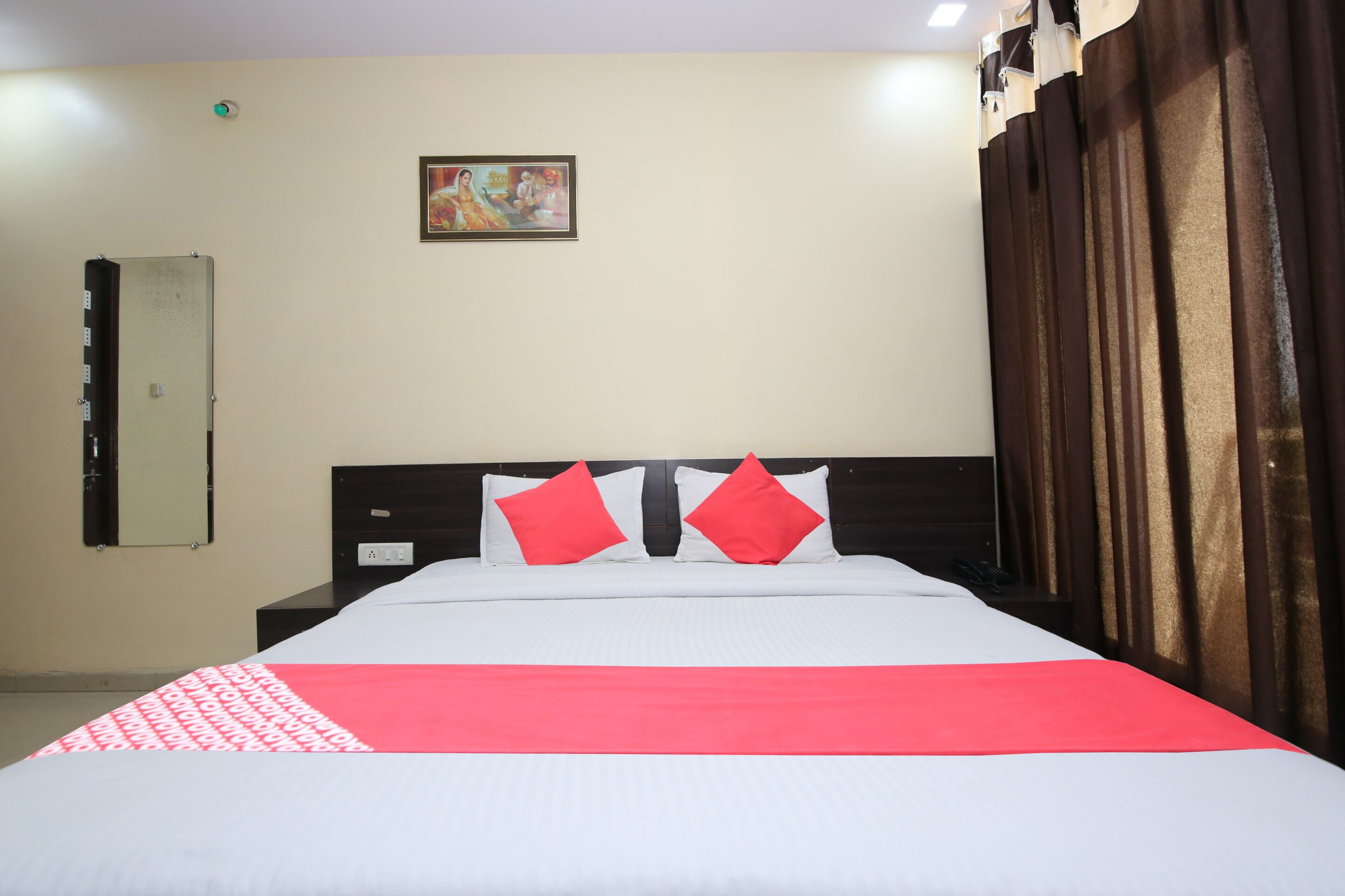 BM Hotel Aarna Palace by OYO