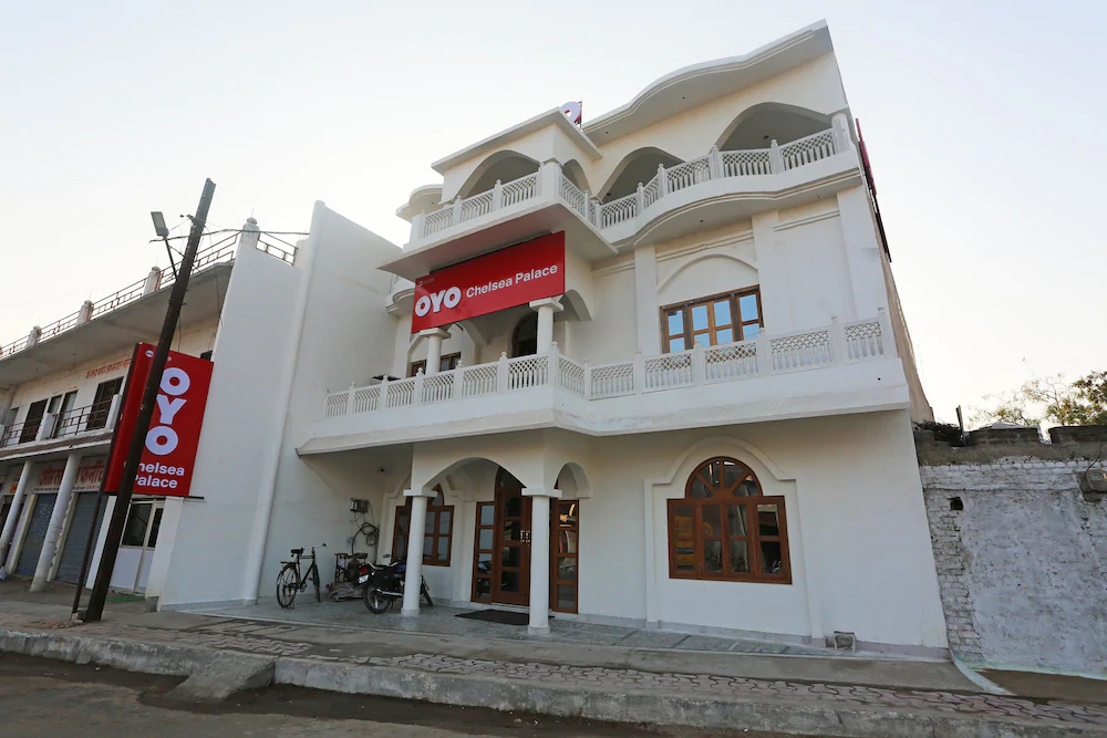 Chelsea Palace BY OYO Rooms