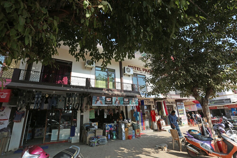 Hotel Pramod Palace by OYO Rooms