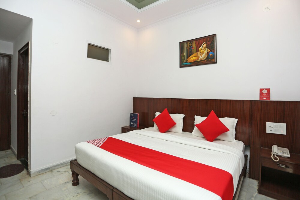 Hotel Pramod Palace by OYO Rooms