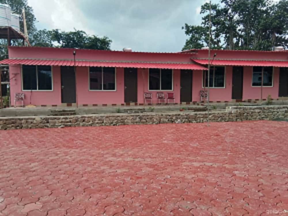 Hotel Mandavgarh Residency