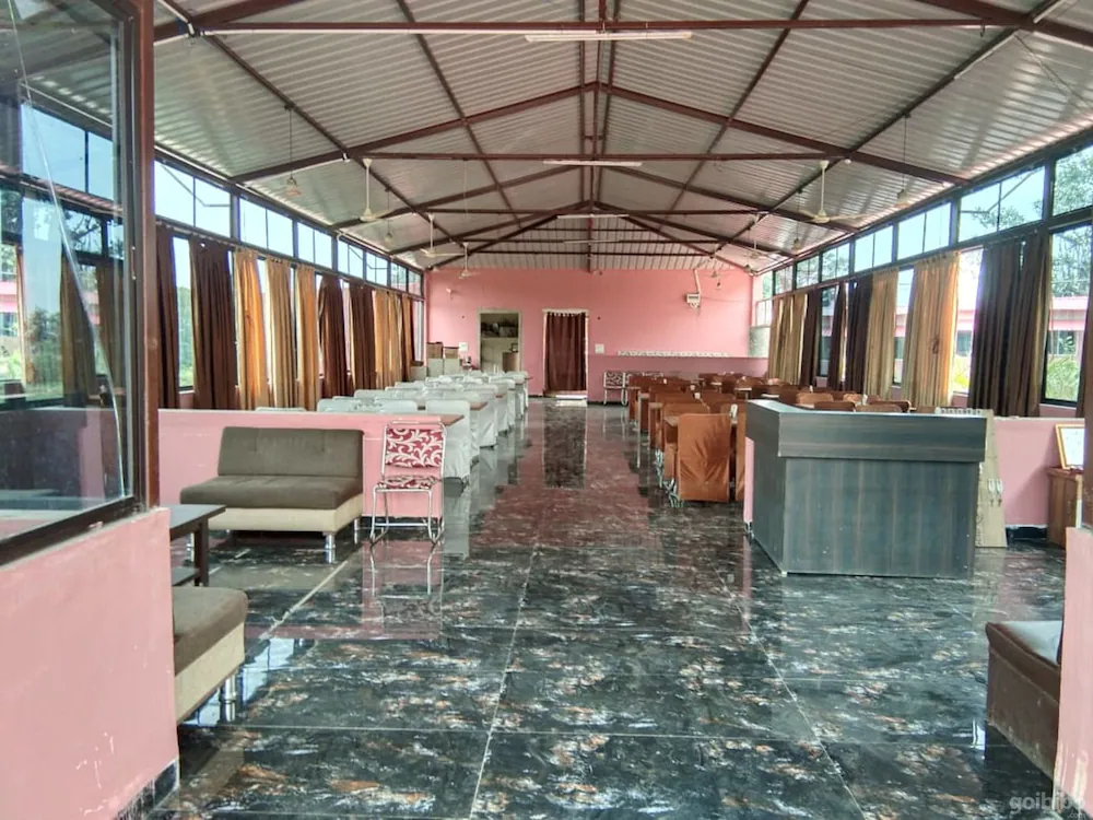 Hotel Mandavgarh Residency