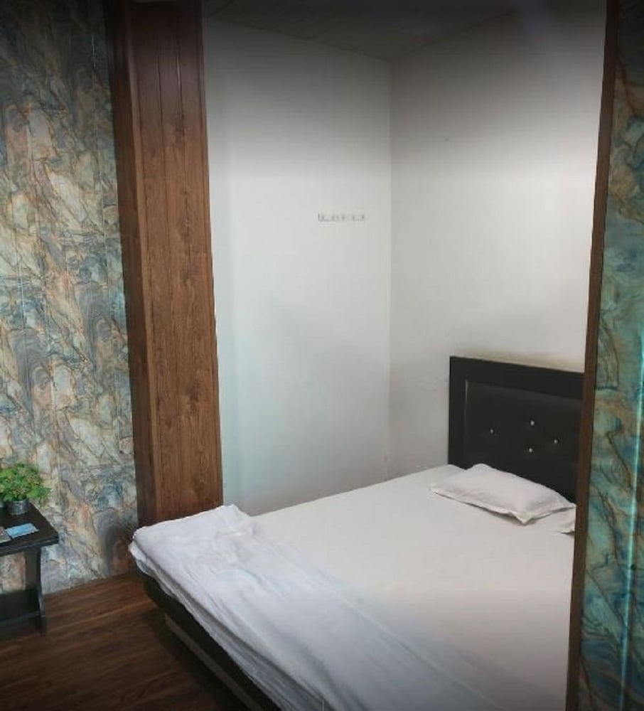 Hotel Gurukripa Inn by OYO Rooms