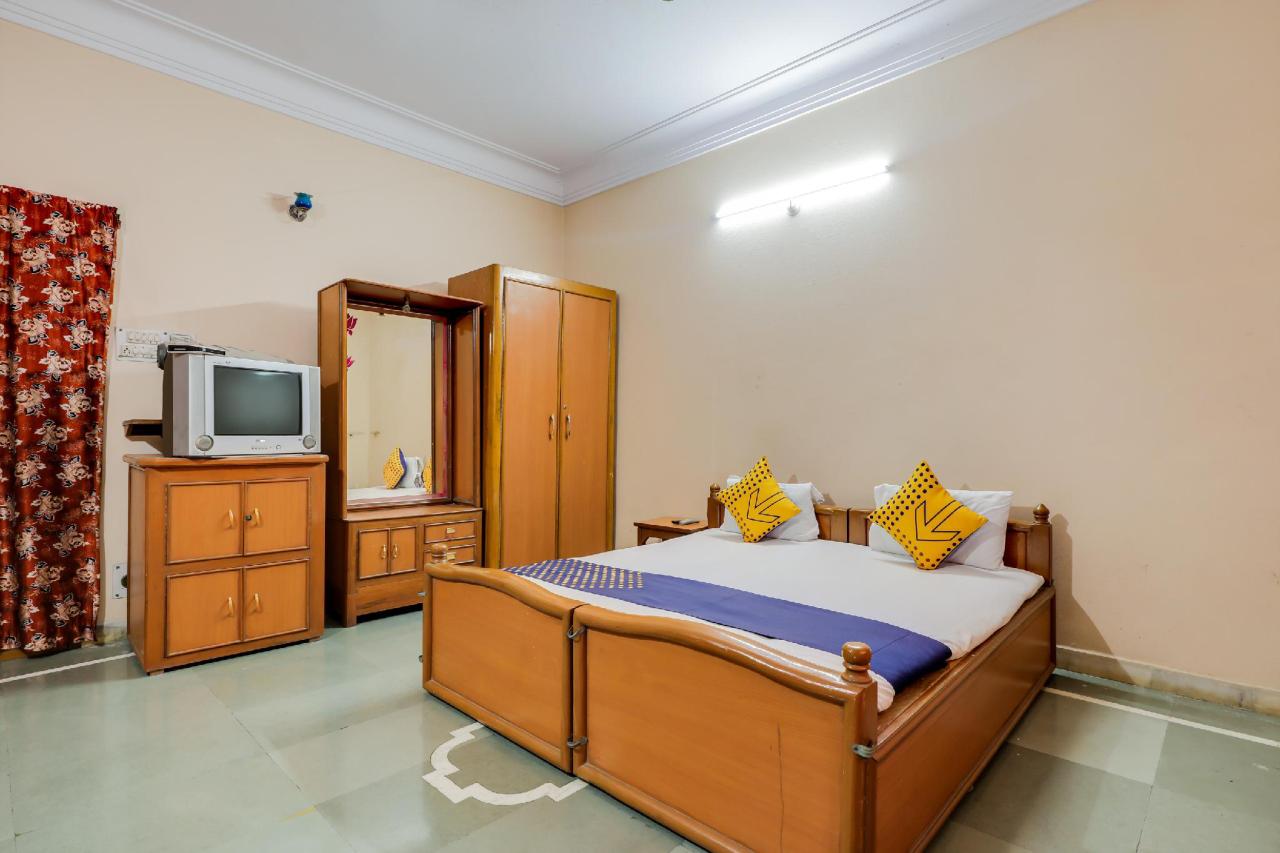 Relax Home Stay by OYO Rooms