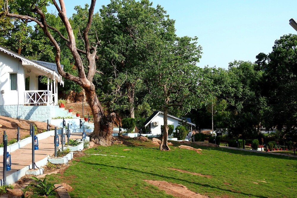Greendale Resort