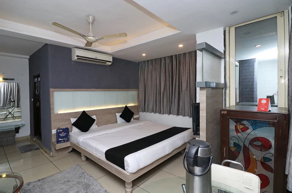 Hotel Abhilasha by OYO Rooms