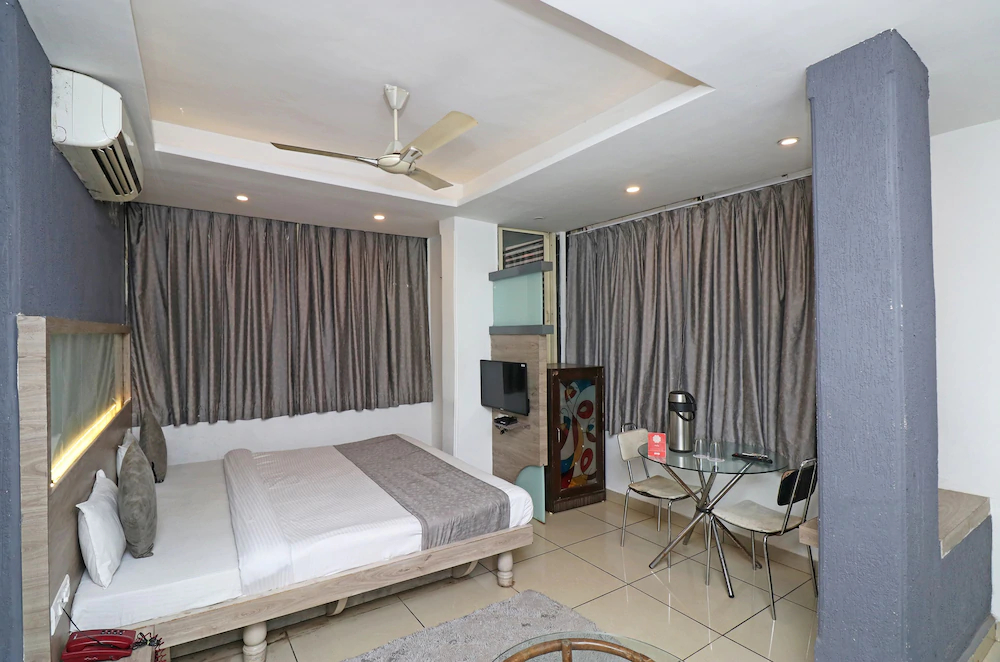 Hotel Abhilasha by OYO Rooms