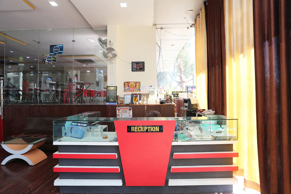 Hotel Saket by OYO Rooms