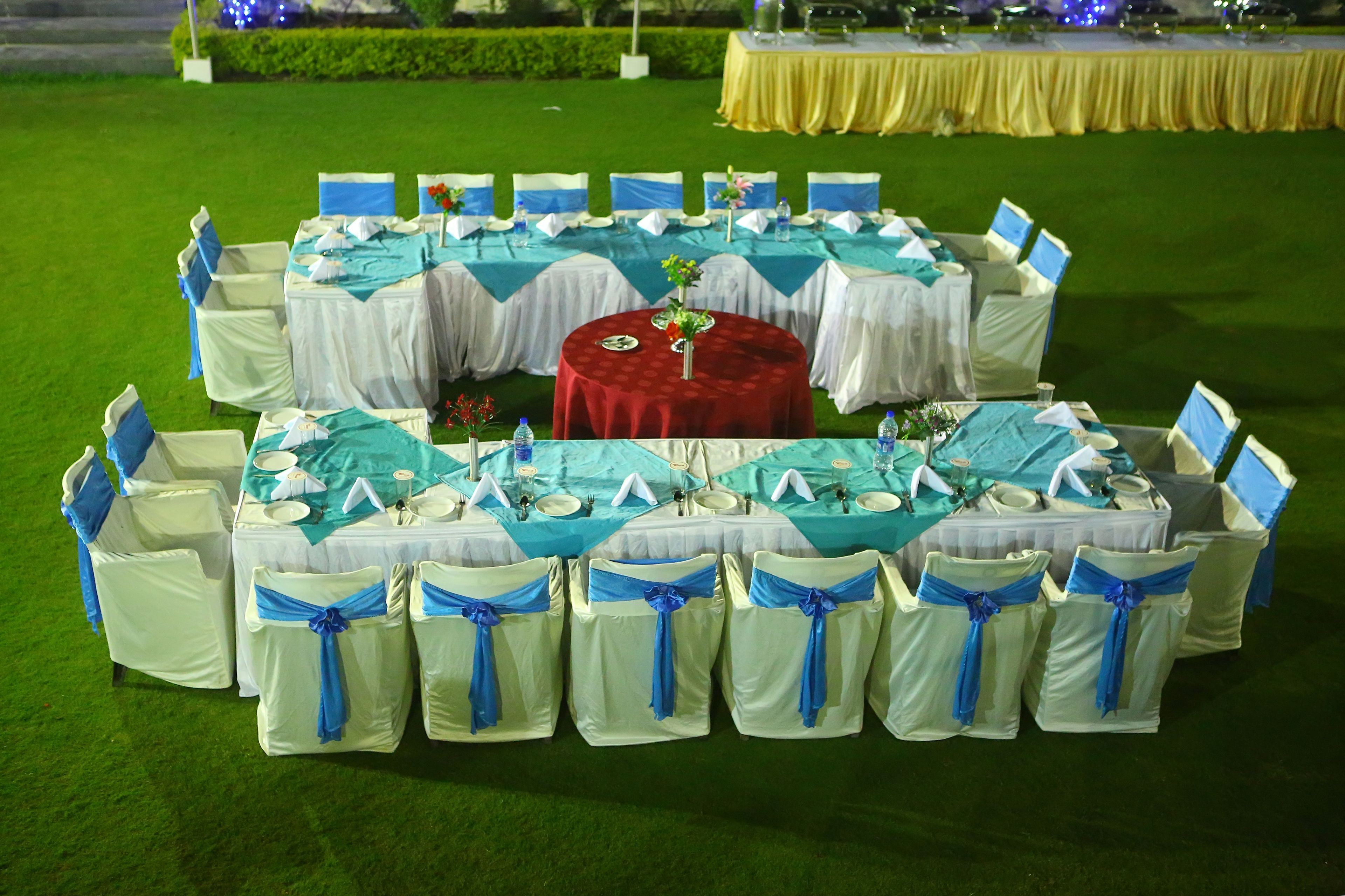 Deepali Palace by OYO Rooms