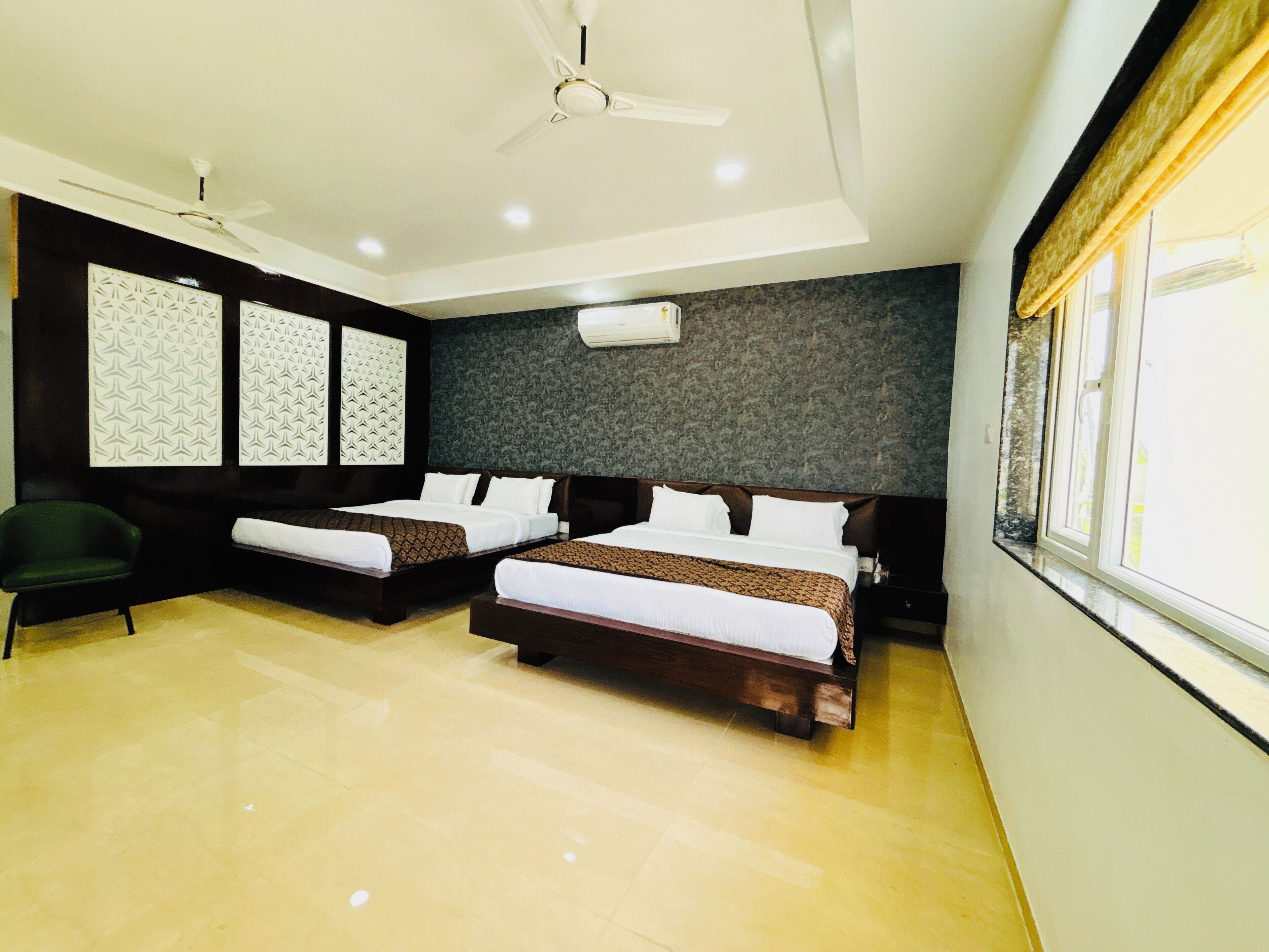 Vrindavan Greens by Hotel Ramdarbar