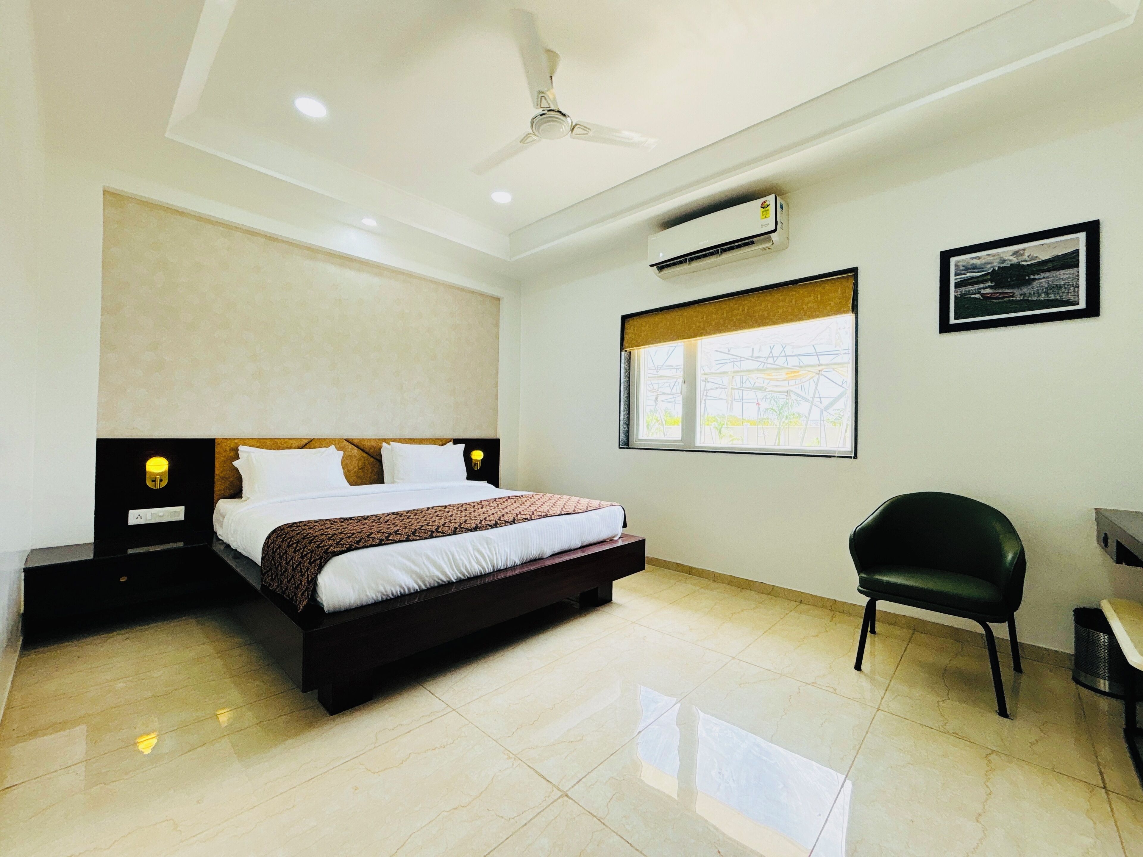 Vrindavan Greens by Hotel Ramdarbar