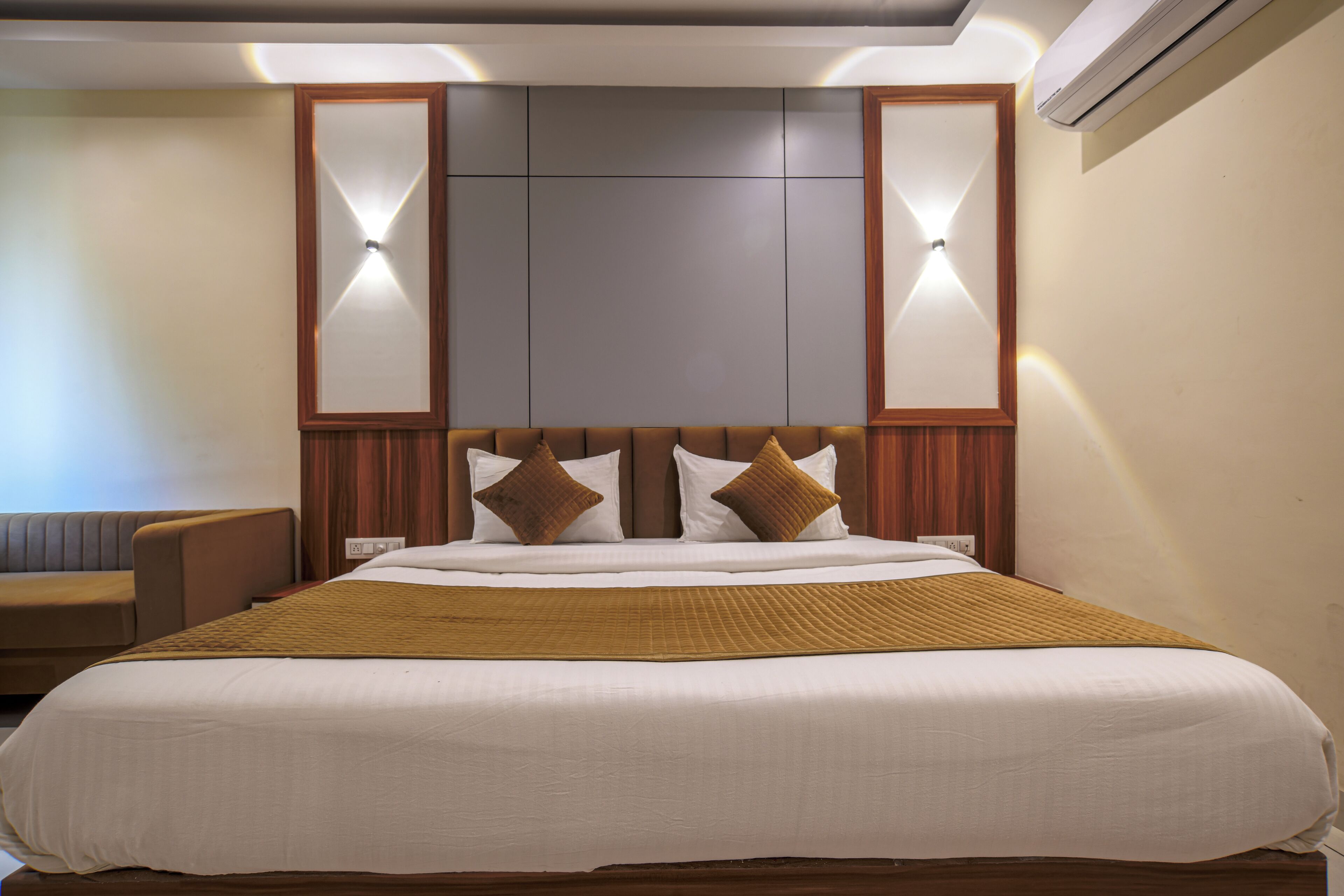 Hotel Radhe Krishna Resort