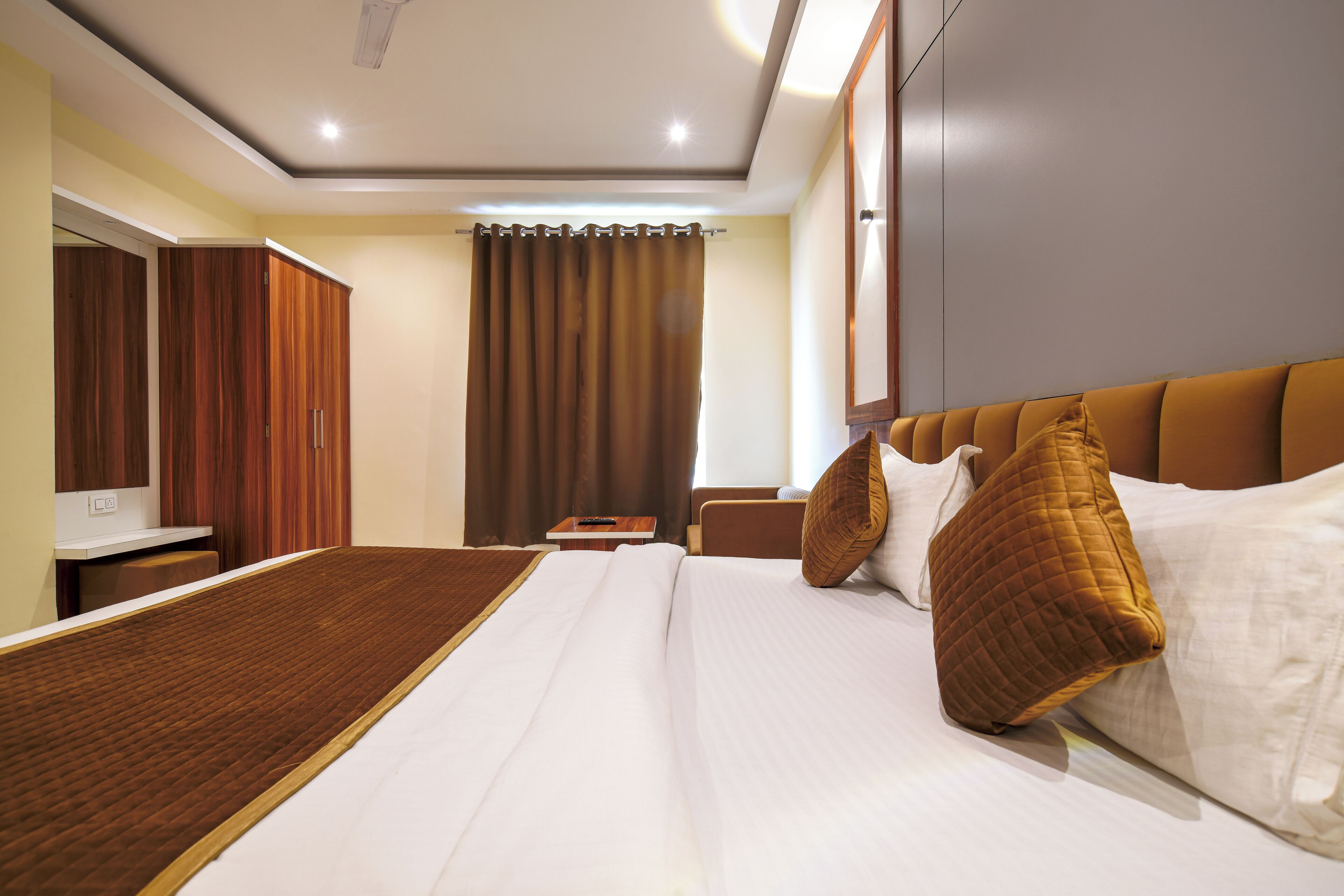 Hotel Radhe Krishna Resort