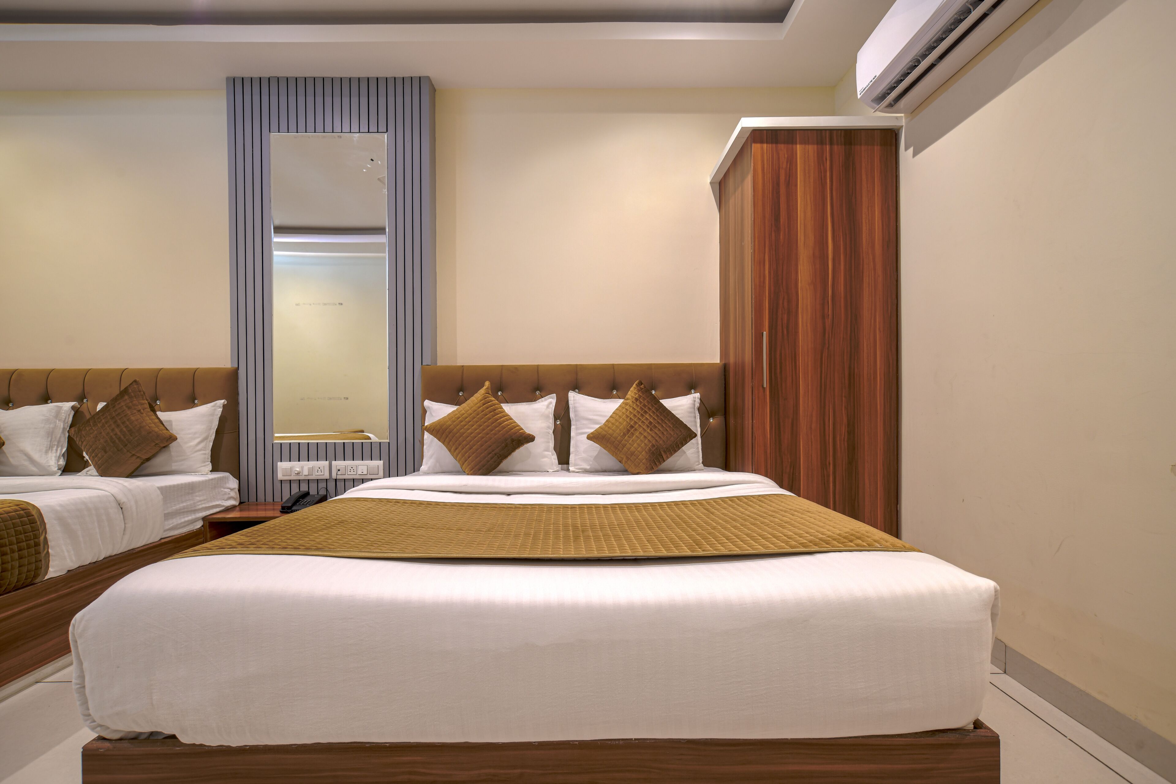 Hotel Radhe Krishna Resort