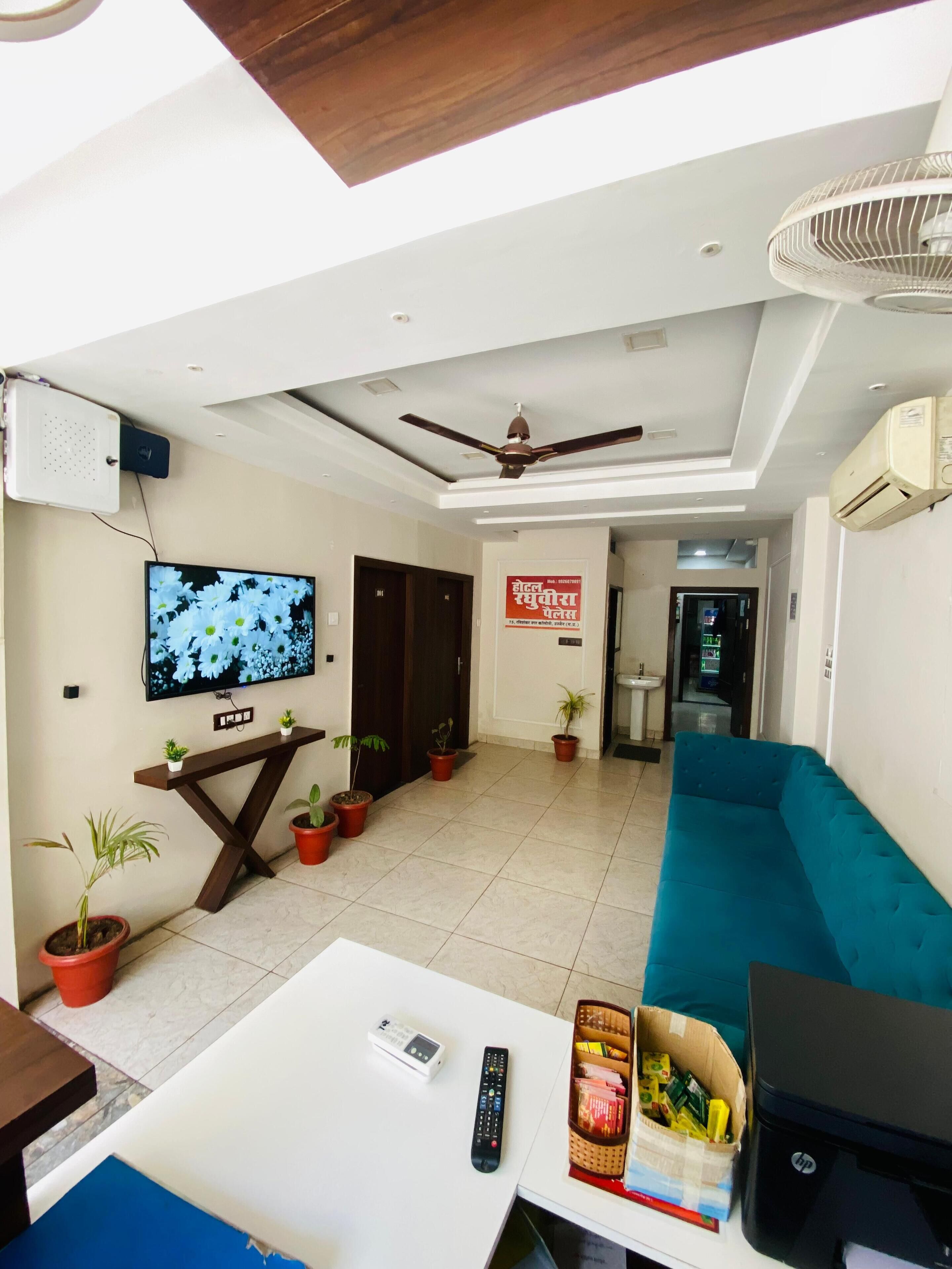 Hotel Raghuveera Palace