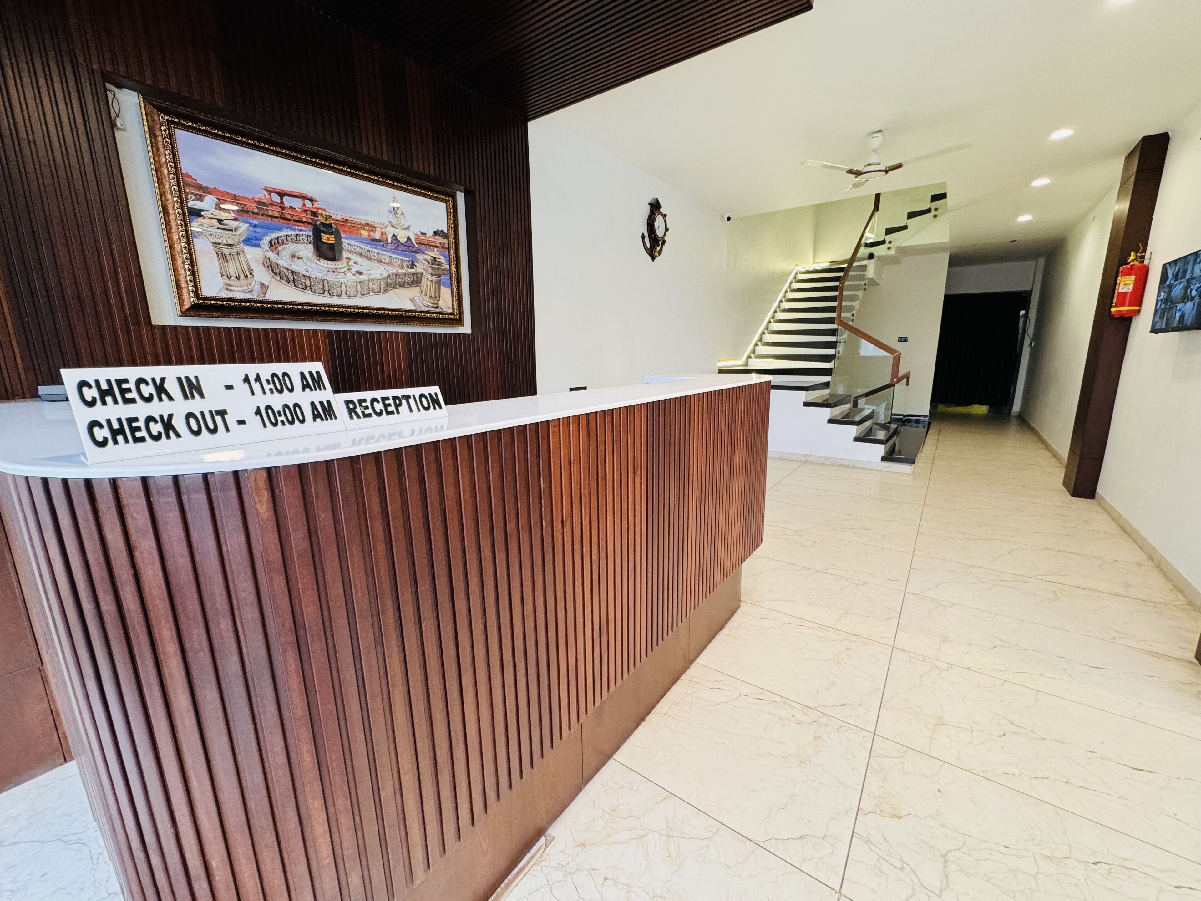 Hotel Rajdev INN