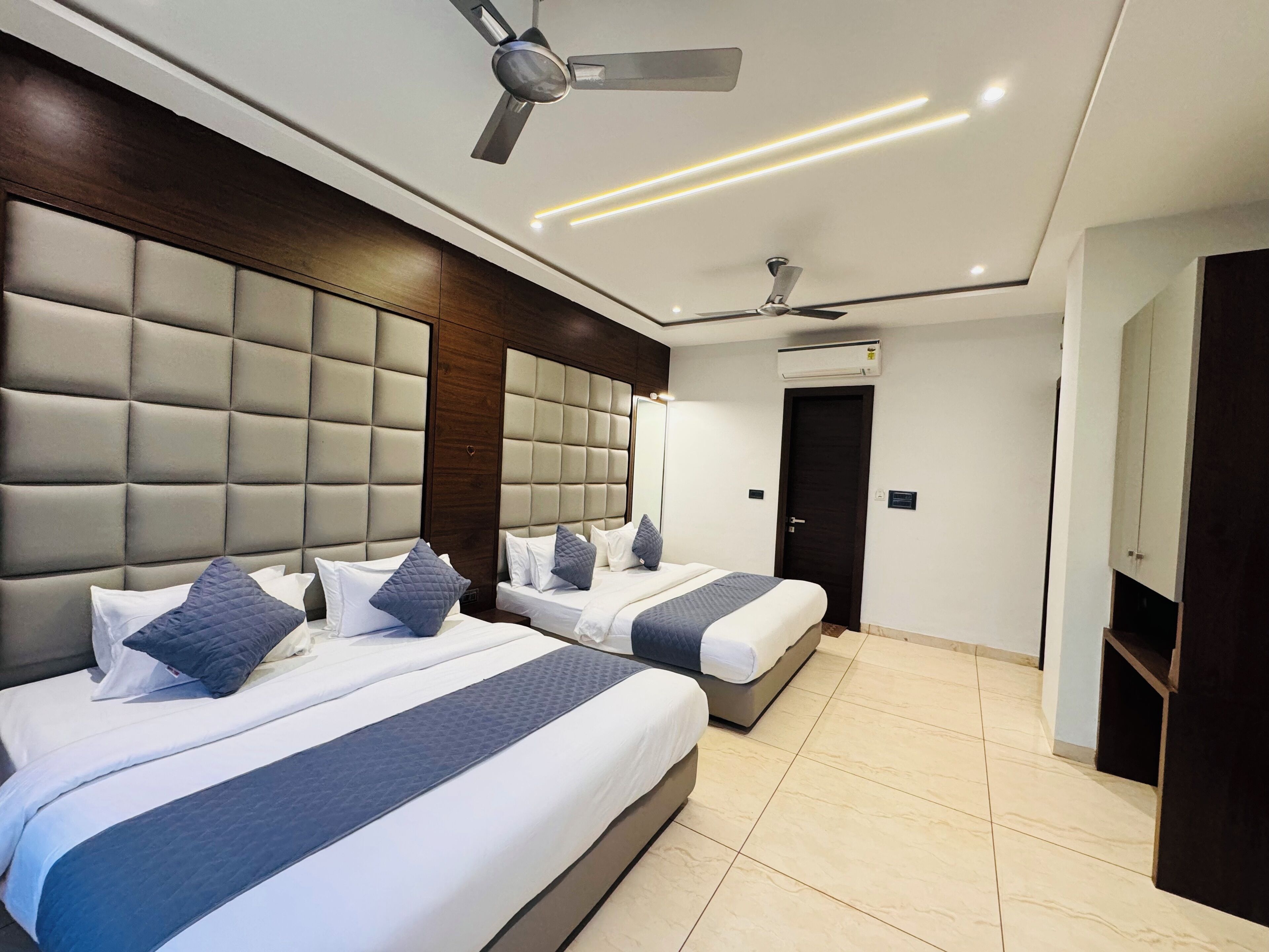 Hotel Rajdev INN
