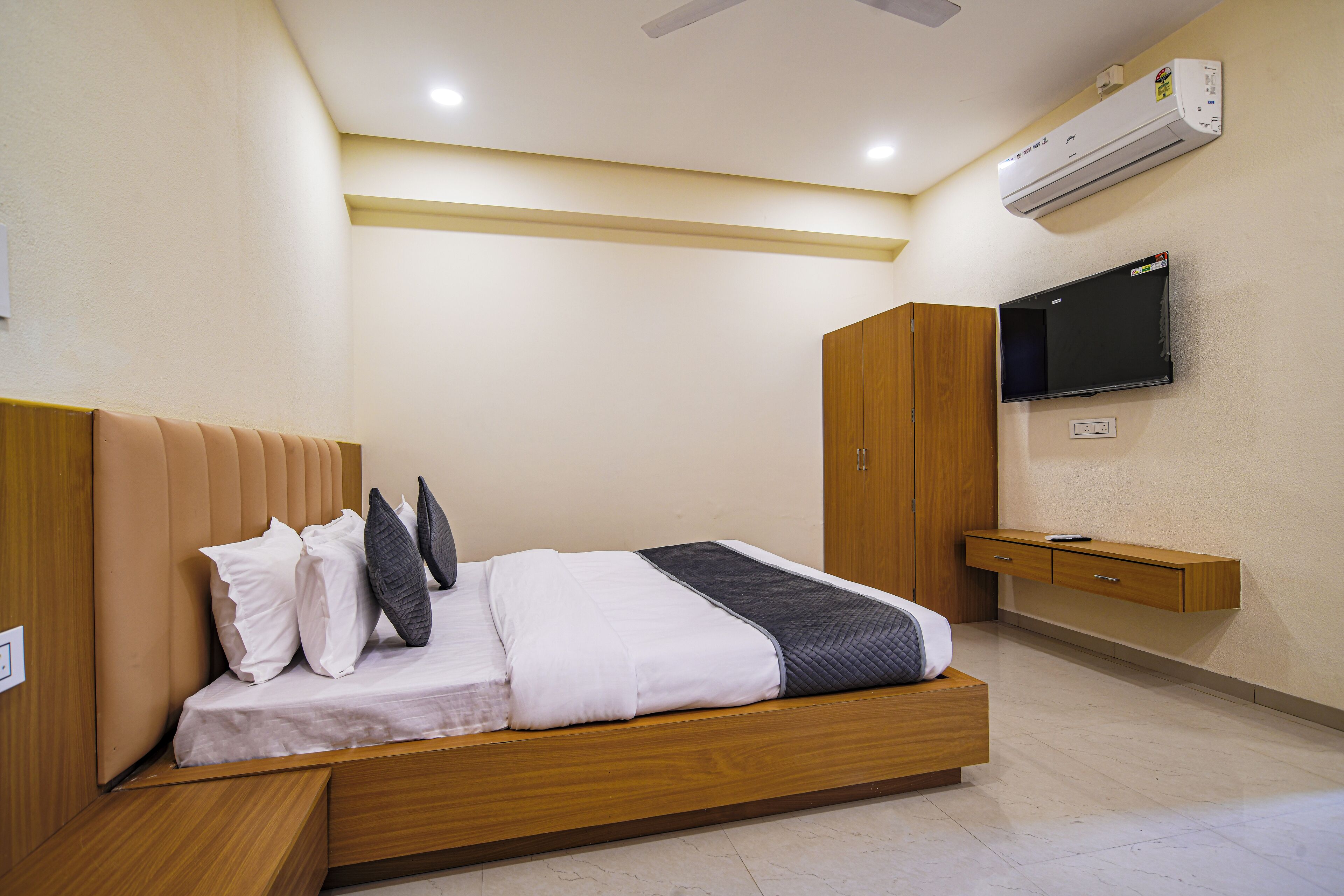 Hotel Shivlok