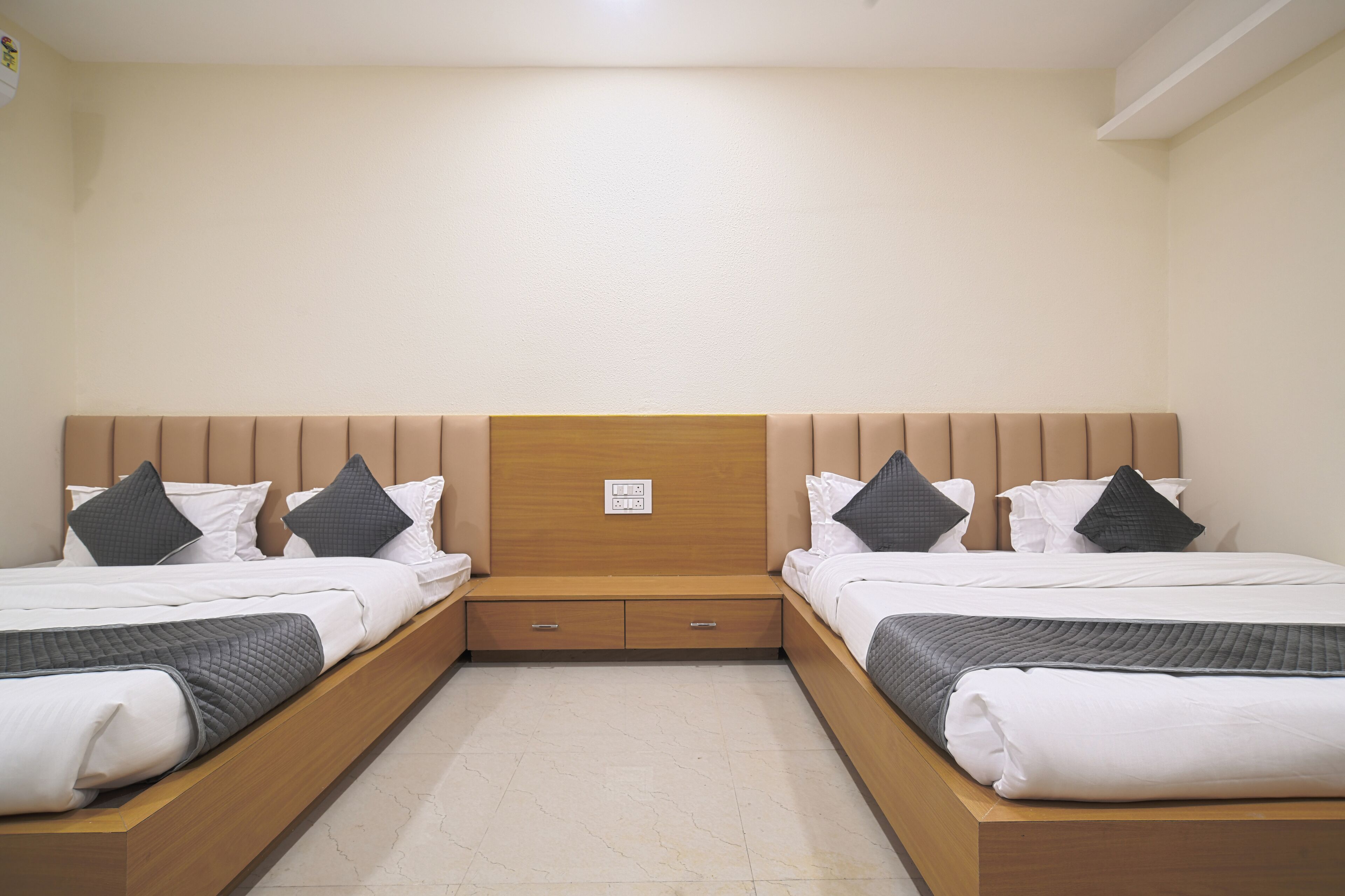 Hotel Shivlok