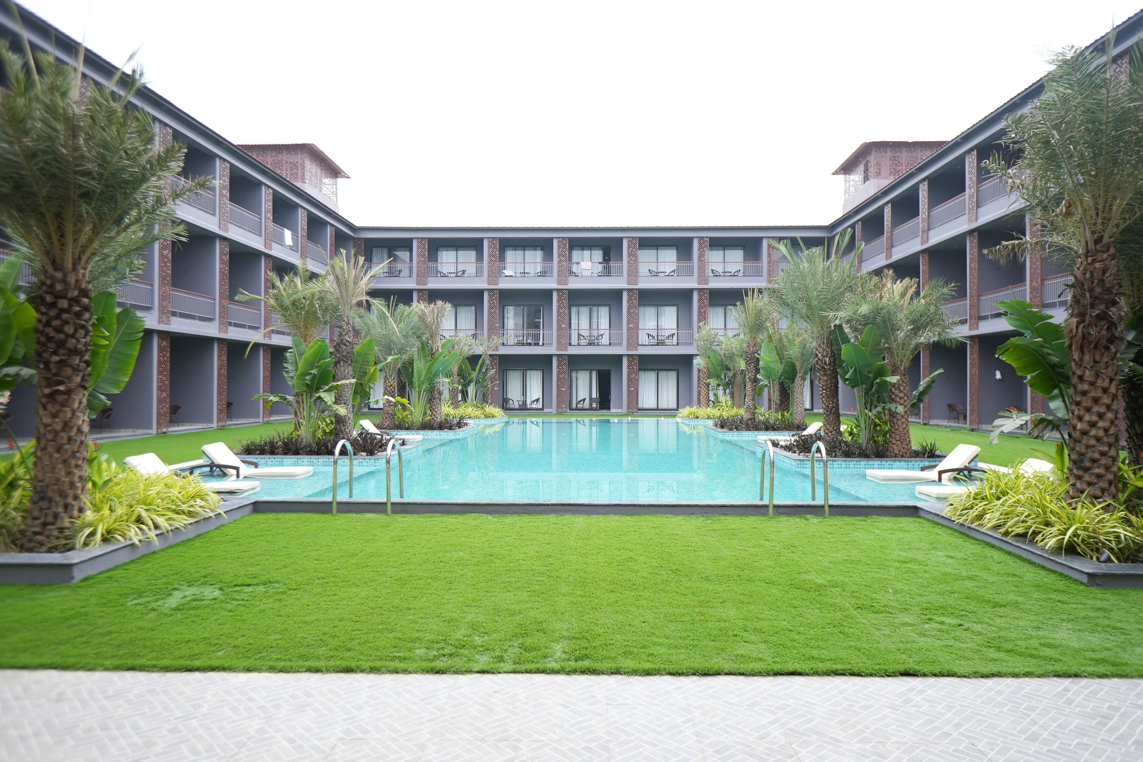 Mansa Club And Resort