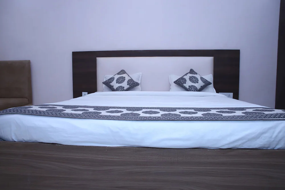 Hotel Tirupati Palace