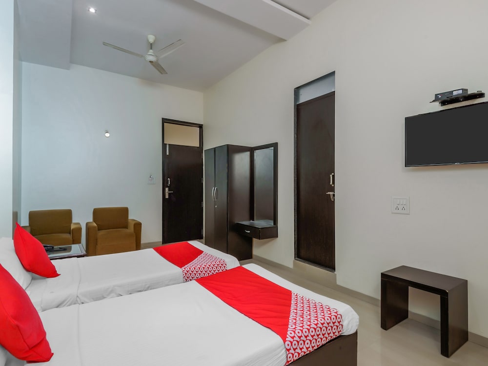 Hotel Rainbow Inn by OYO Rooms