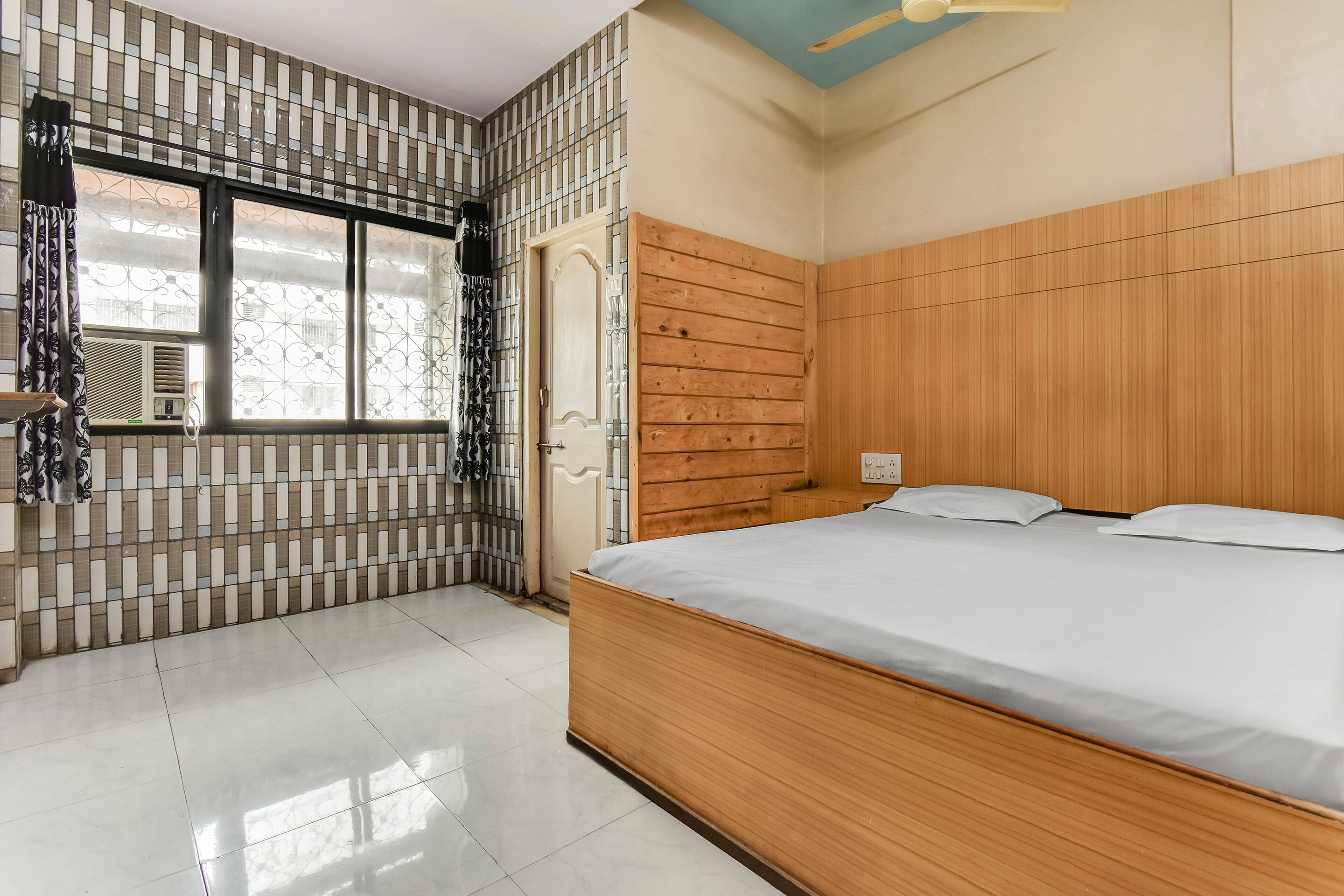 Hotel Shangrila Inn by OYO Rooms