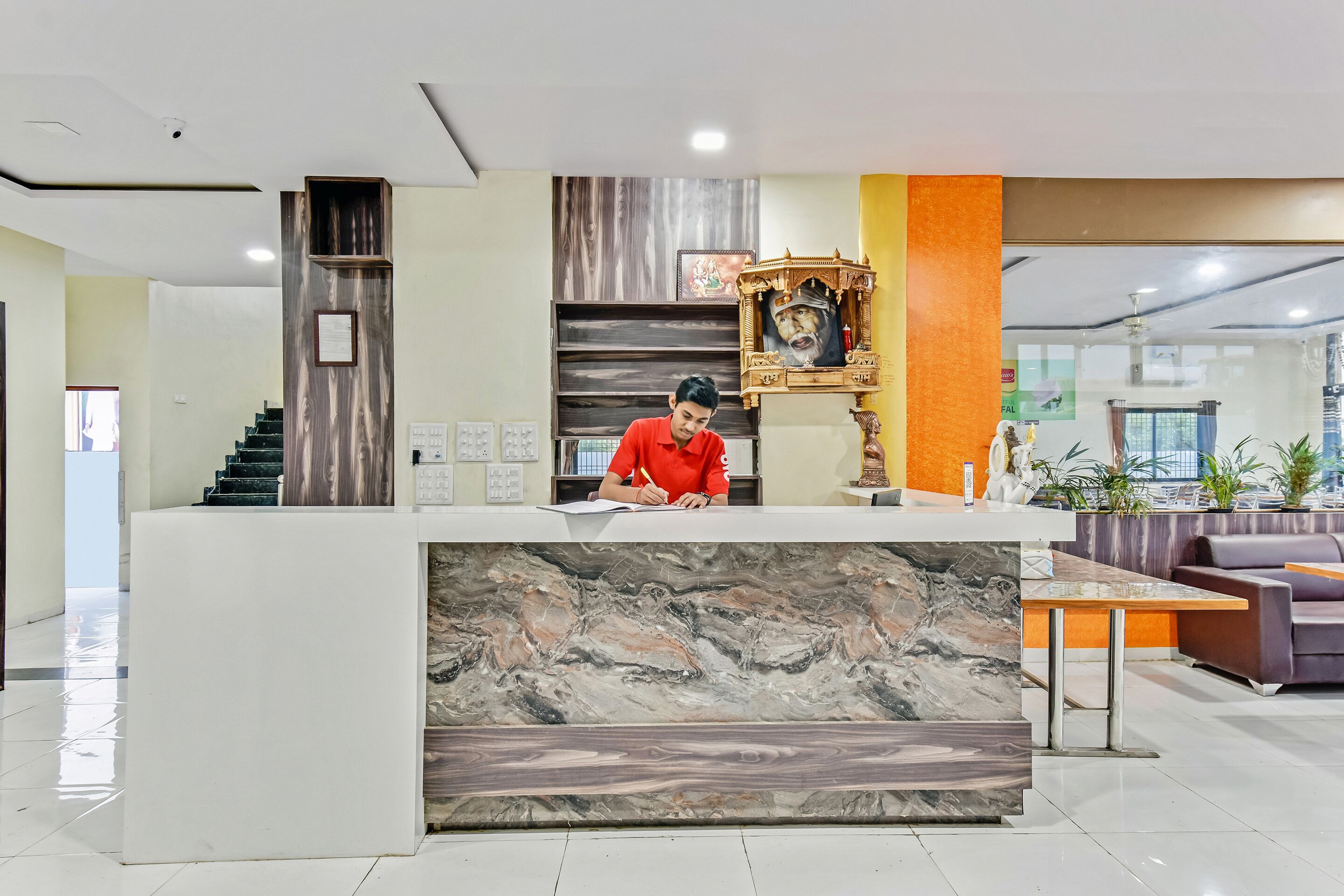 Hotel Siddheshwar by OYO Rooms