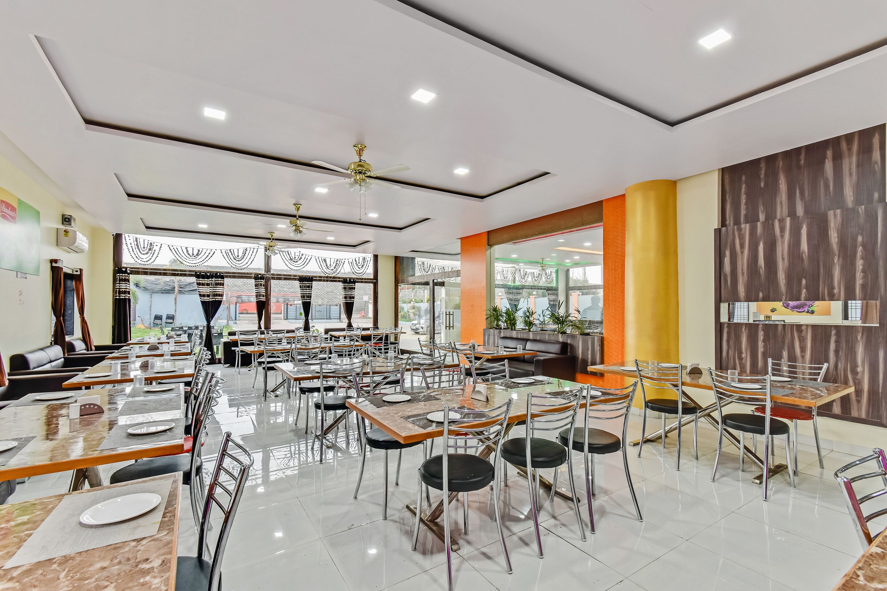 Hotel Siddheshwar by OYO Rooms