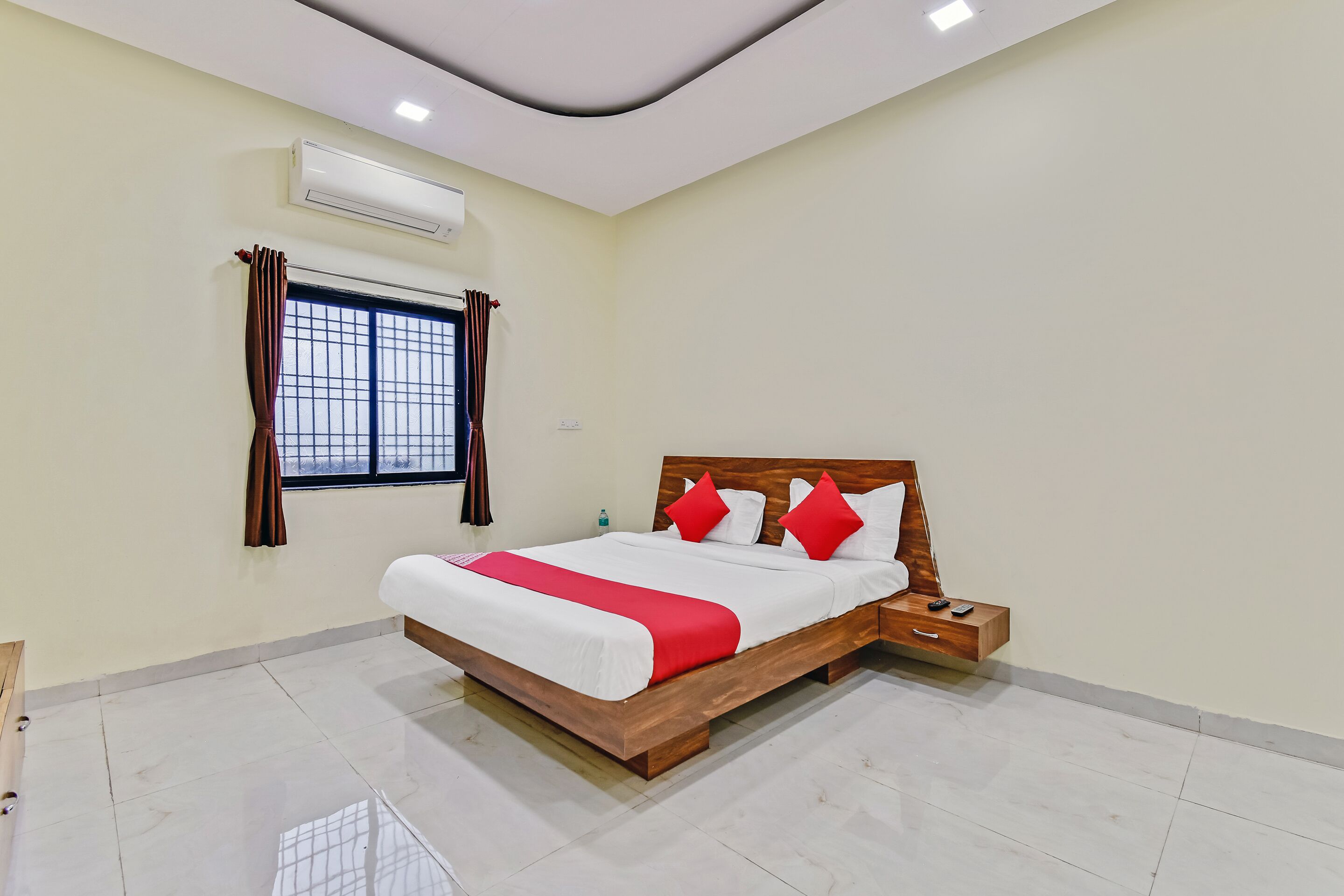 Hotel Siddheshwar by OYO Rooms