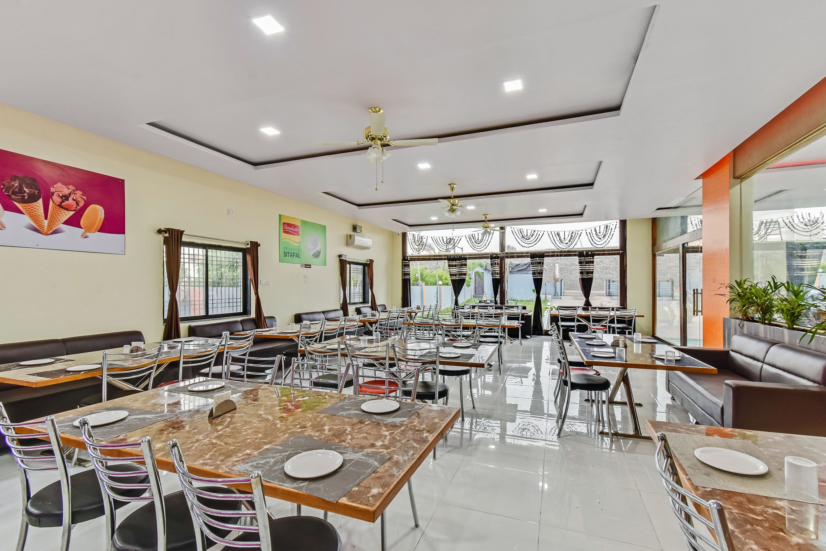 Hotel Siddheshwar by OYO Rooms