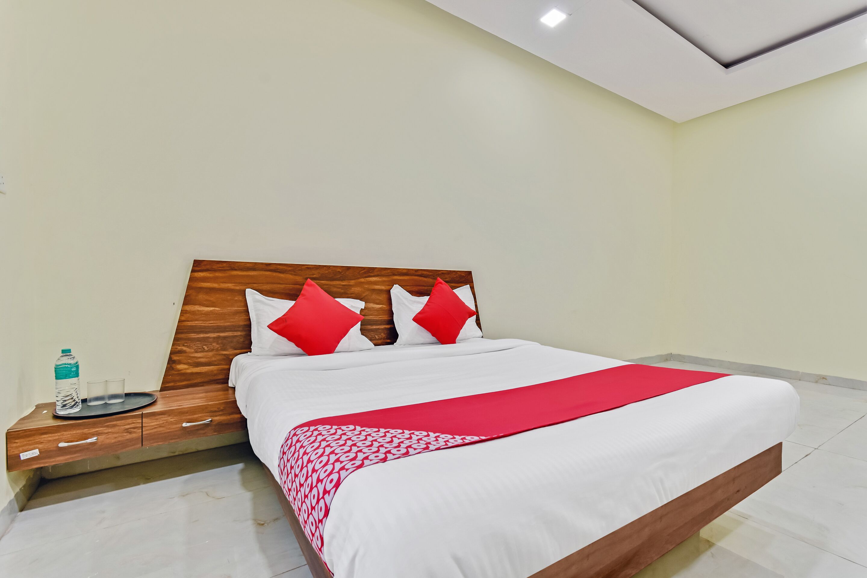 Hotel Siddheshwar by OYO Rooms