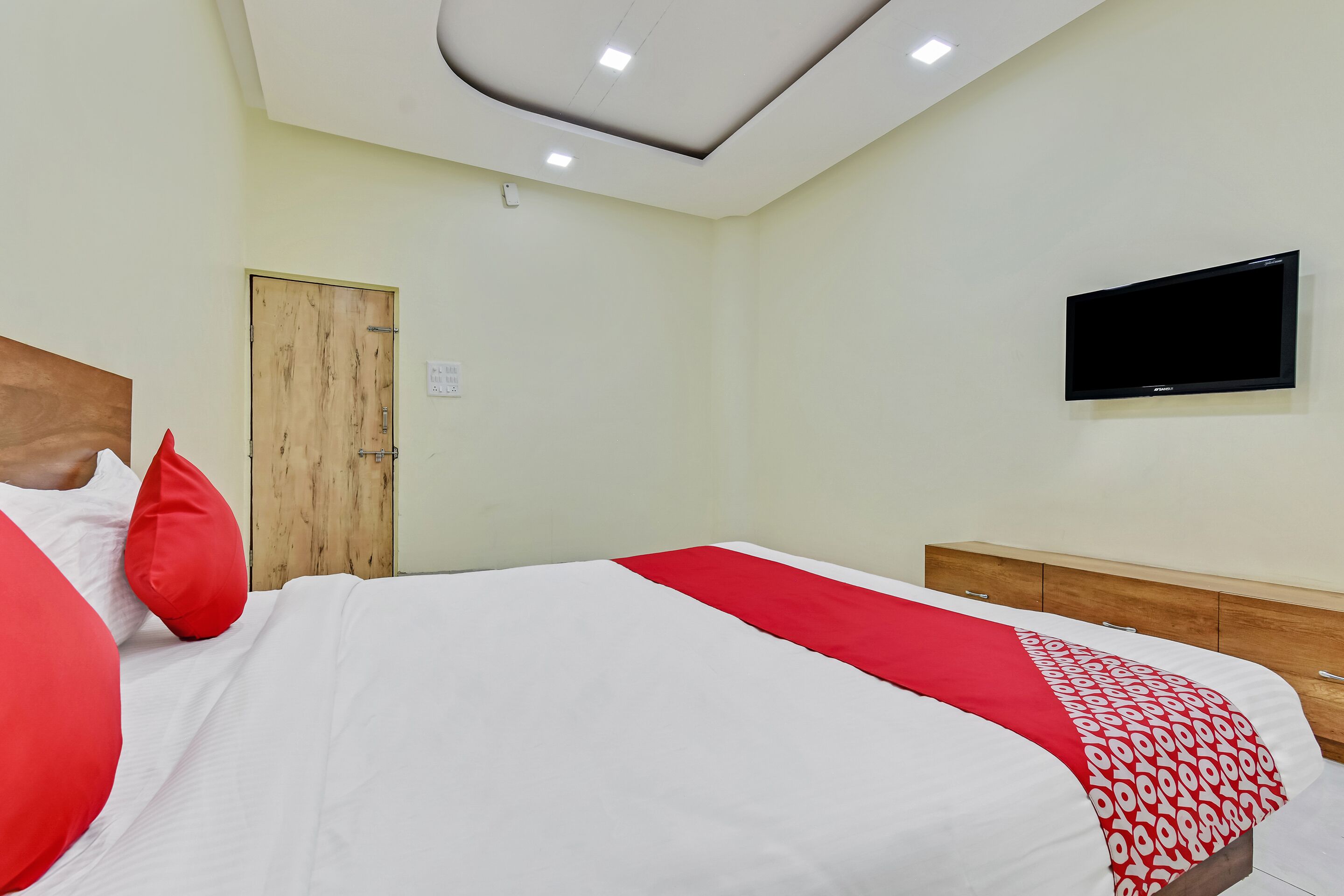 Hotel Siddheshwar by OYO Rooms