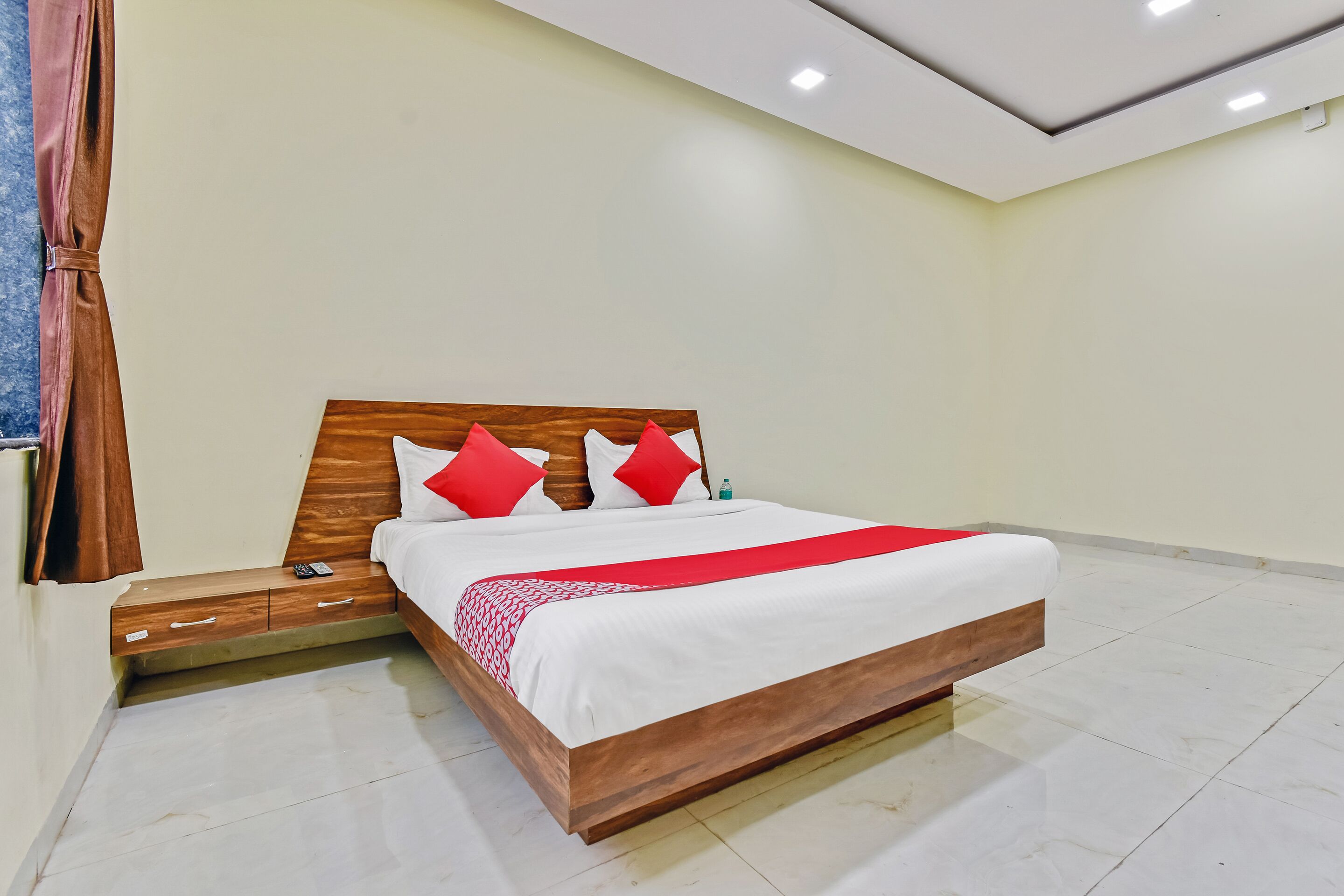 Hotel Siddheshwar by OYO Rooms