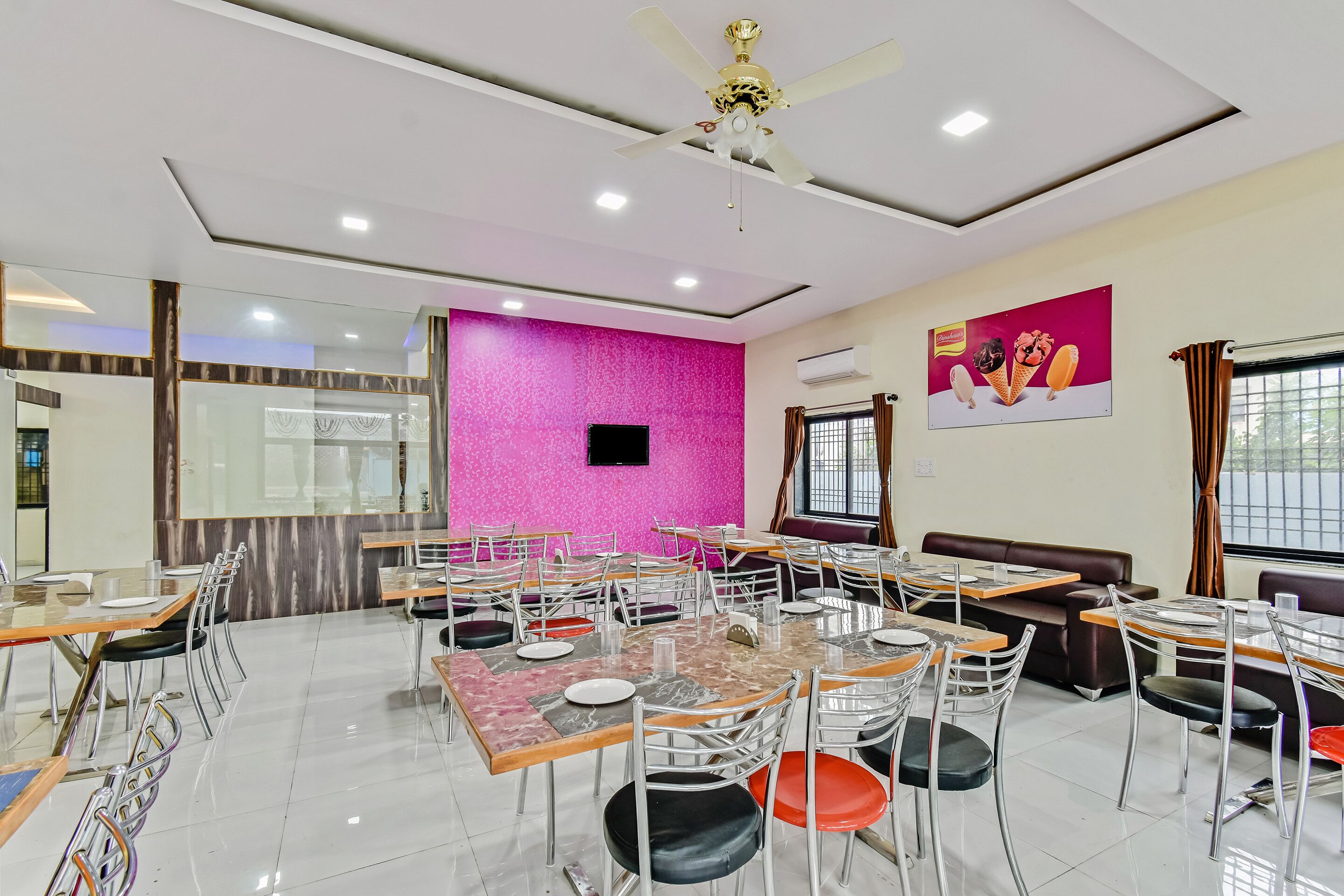 Hotel Siddheshwar by OYO Rooms