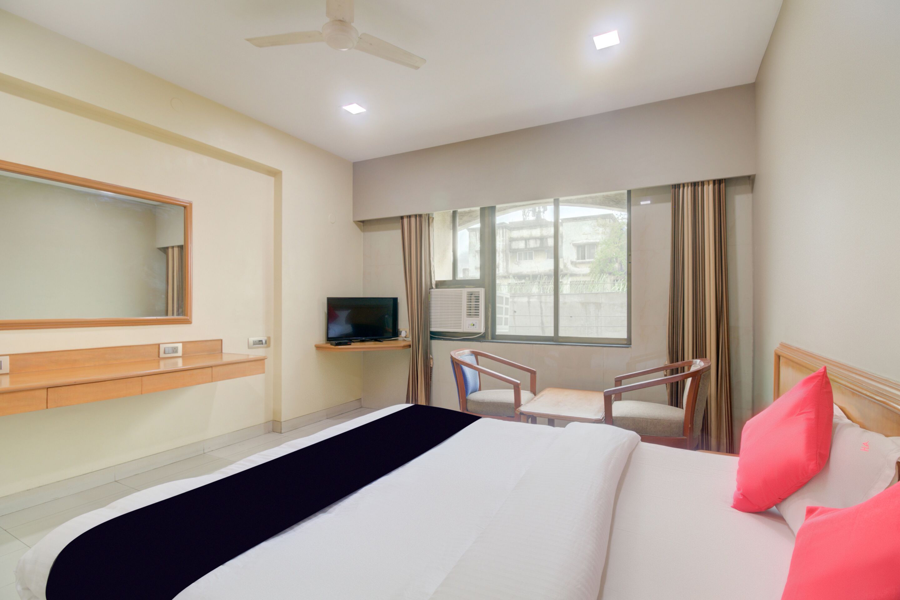 Tuliipstays Hotel Ashok Bhiwandi by OYO Rooms