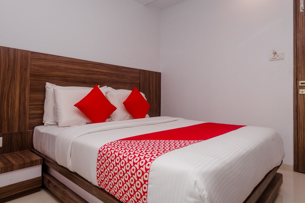 Hotel Apple Inn by OYO Rooms