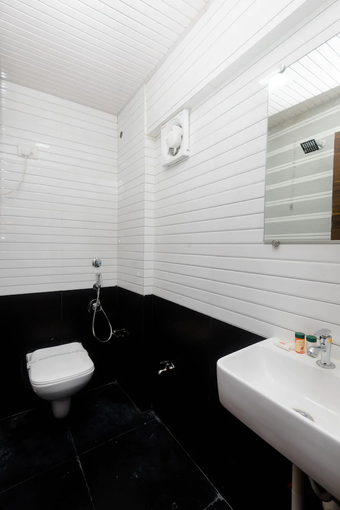 Hotel Apple Inn by OYO Rooms