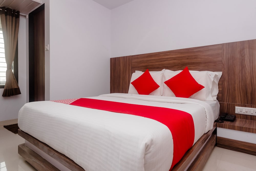 Hotel Apple Inn by OYO Rooms