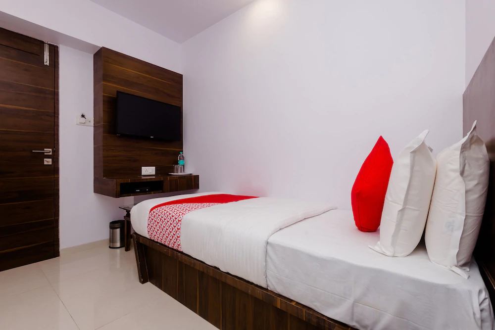 Hotel Apple Inn by OYO Rooms