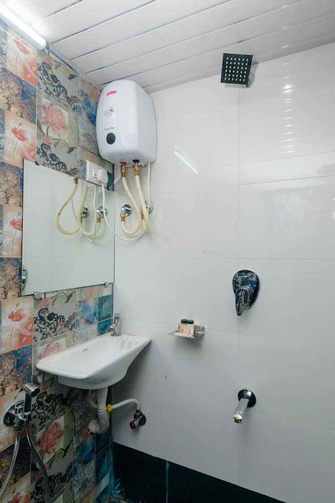 Hotel Apple Inn by OYO Rooms