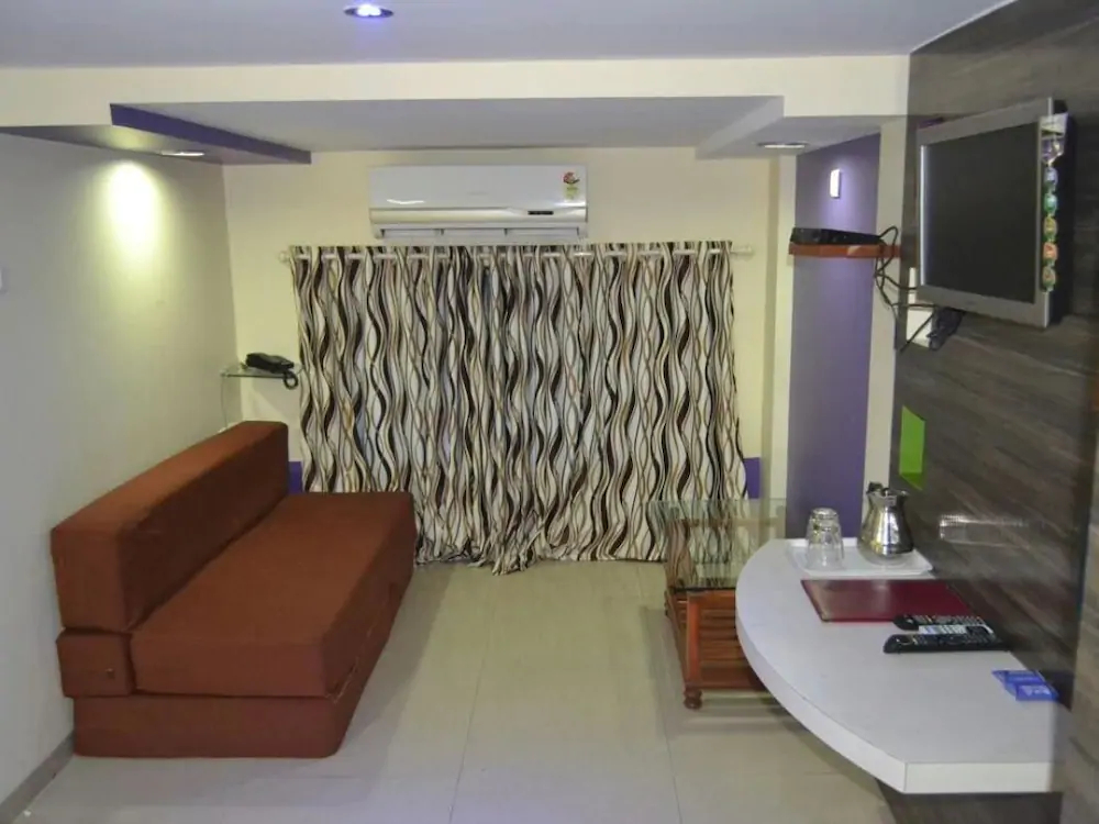 Blue Orchids Executive Hotel