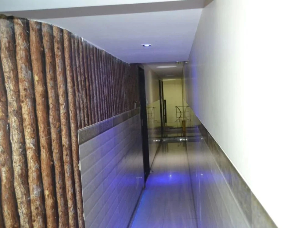 Blue Orchids Executive Hotel