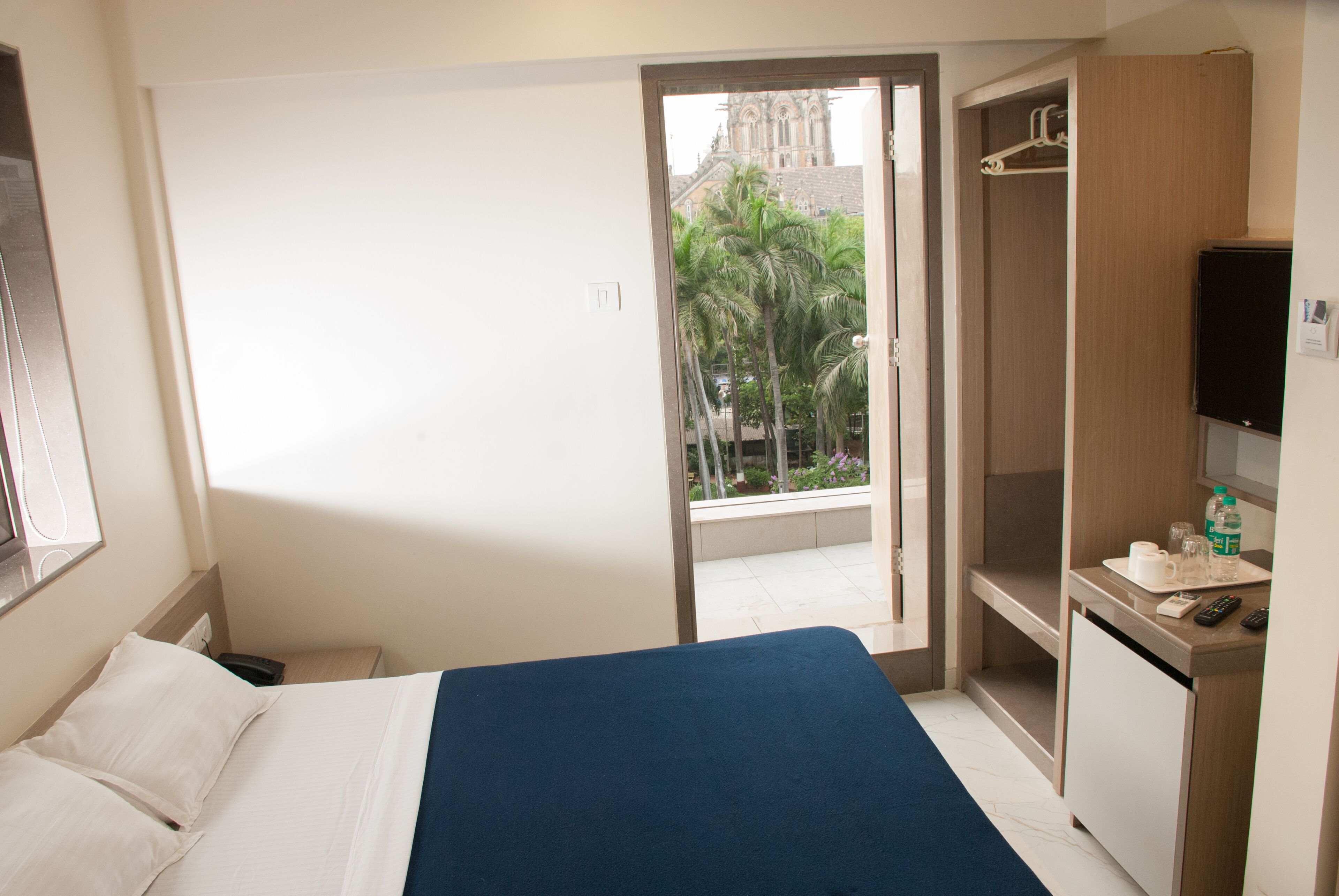 City Hotel